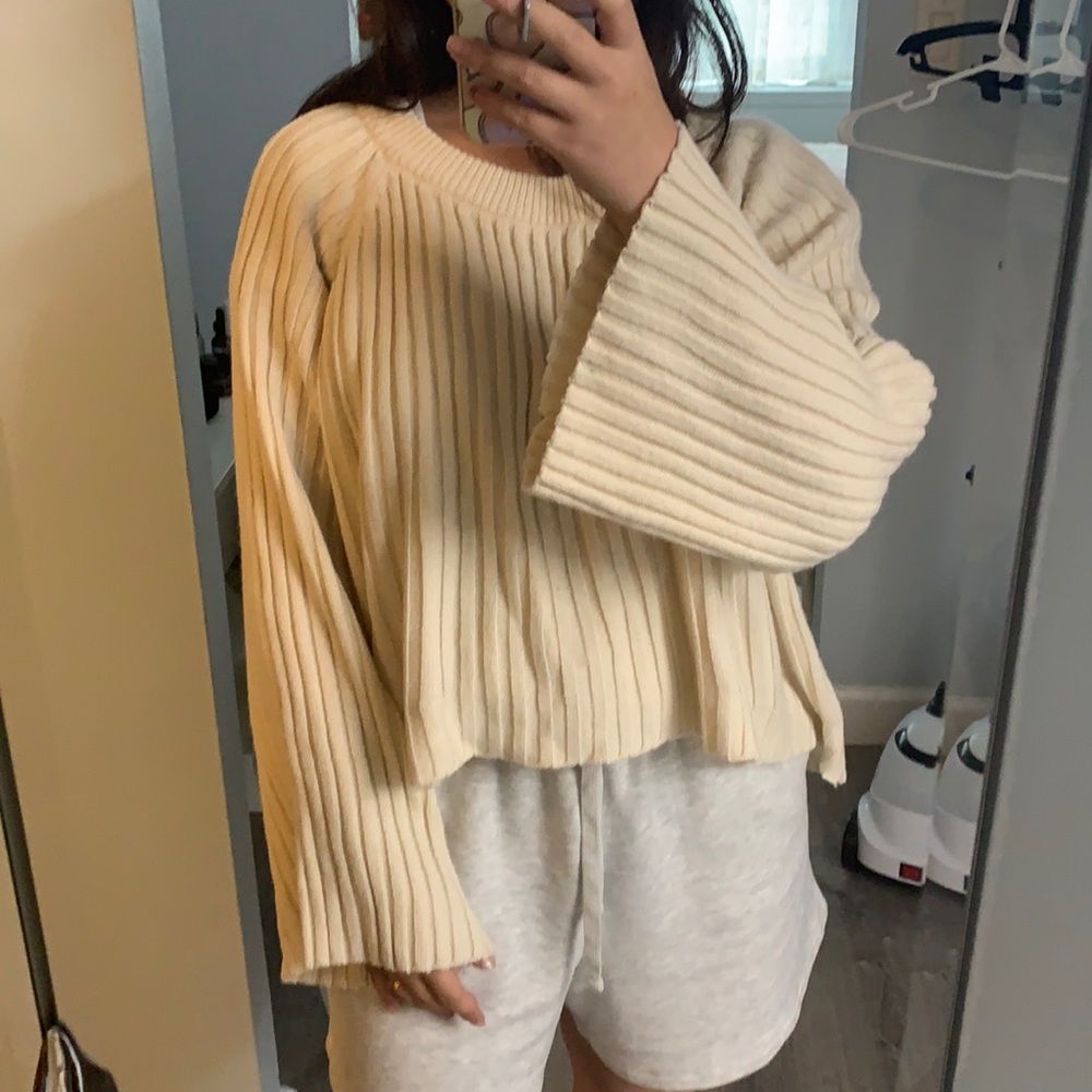 Pleat Accordion Wide Sleeve White Sweater